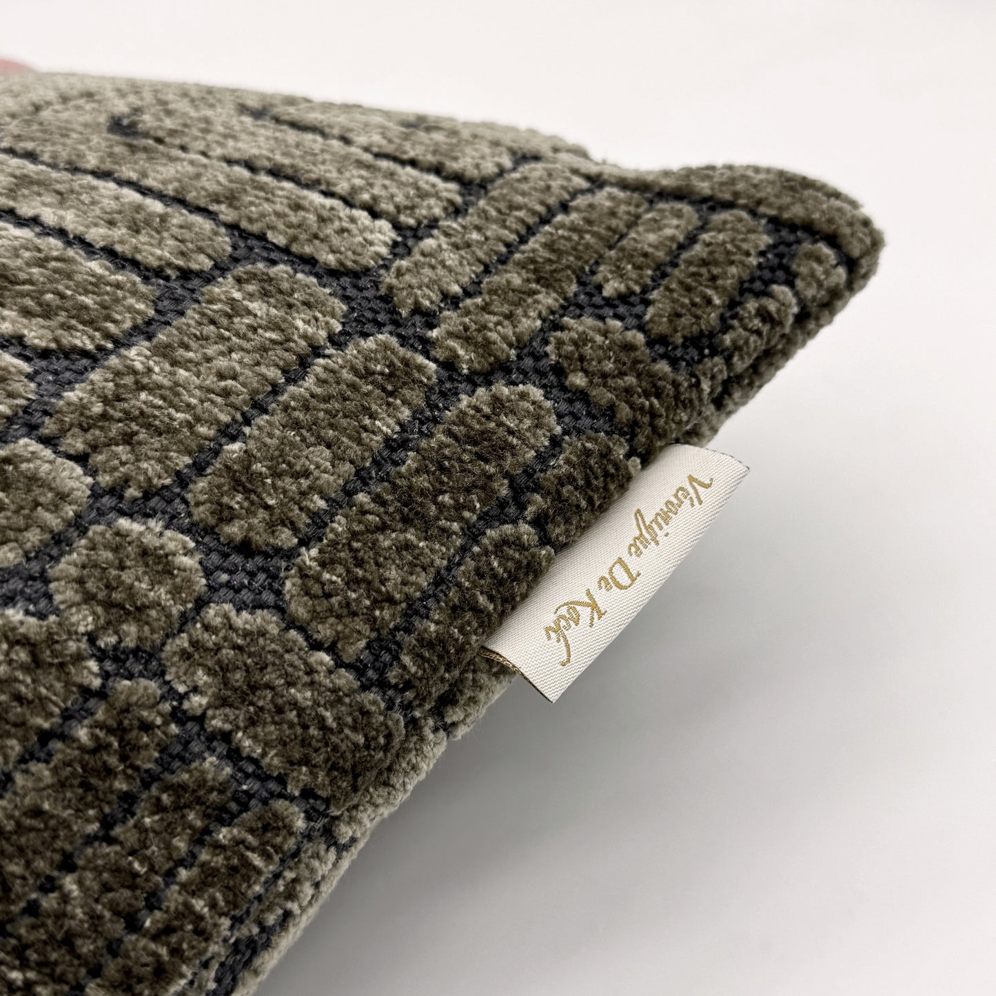 VDK Rebel Cushion Dark Taupe 50x50cm